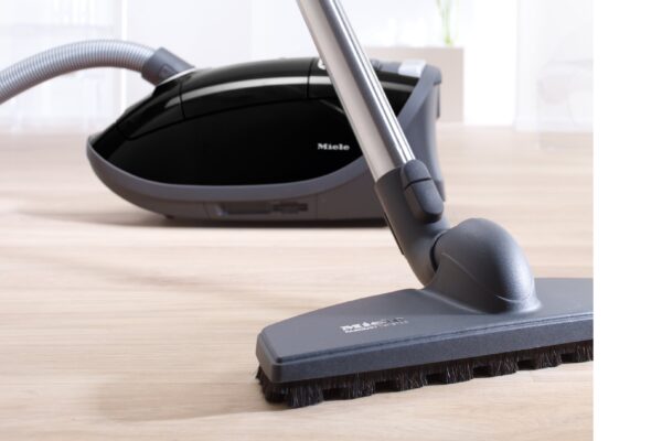 Miele S8390 Kona Canister Vacuum - Active HEPA, 33 ft. Radius, SEB 228 Electro Plus - Image 4
